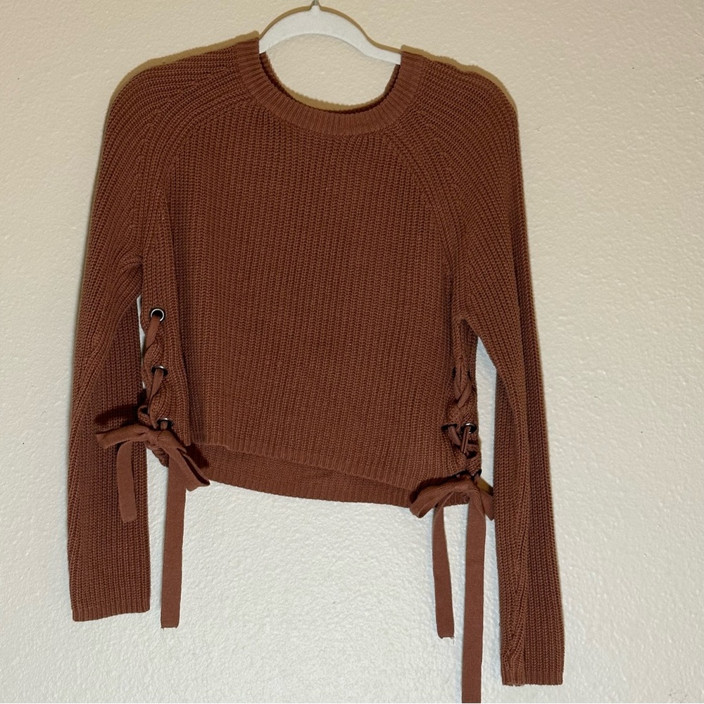 Moon & Madison brown cropped sweater